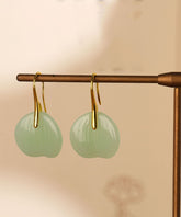 Moderne Creolen aus grün glasierter Jade